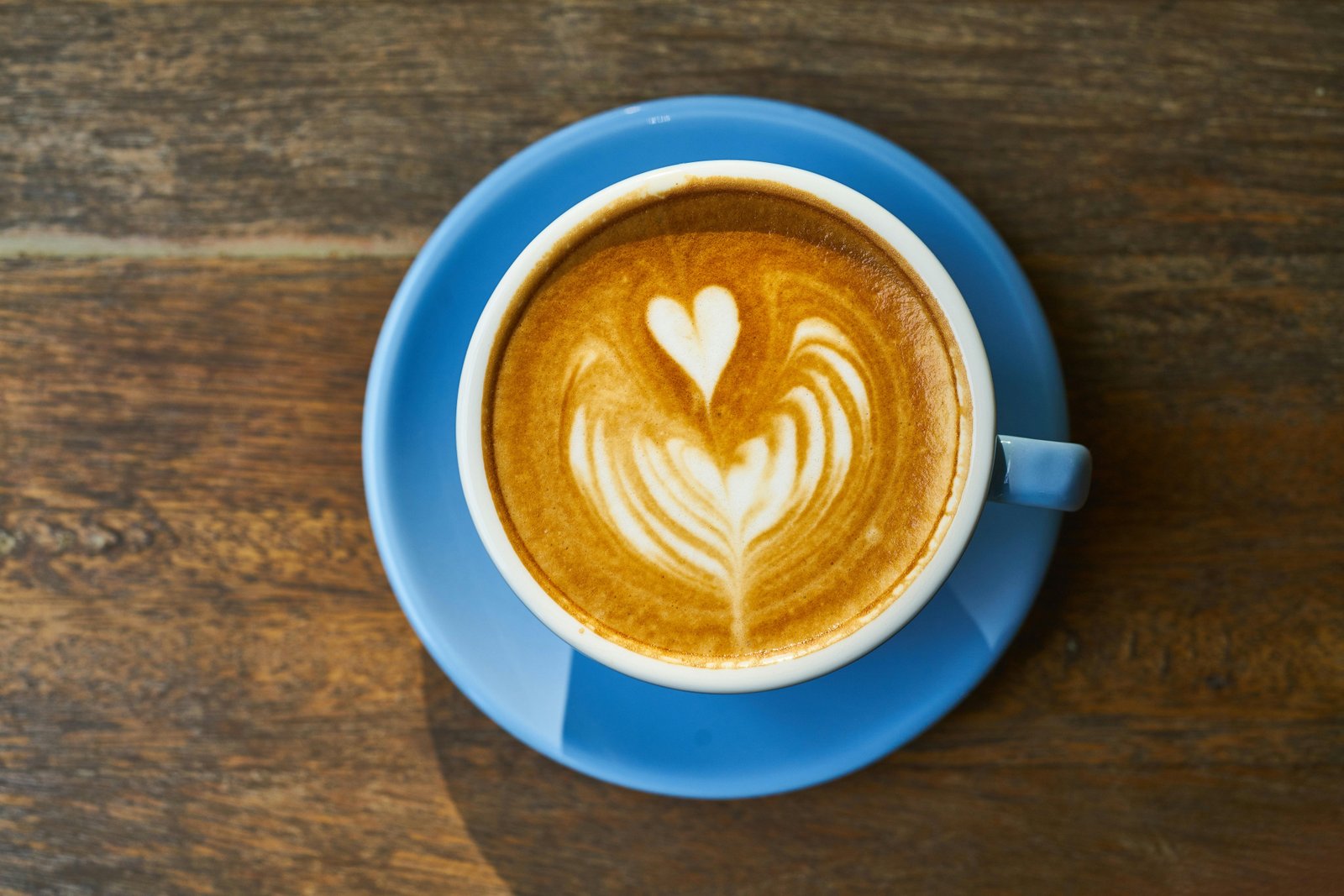 A minimalist coffee-themed high-resolution wallpaper, 55 of 63.